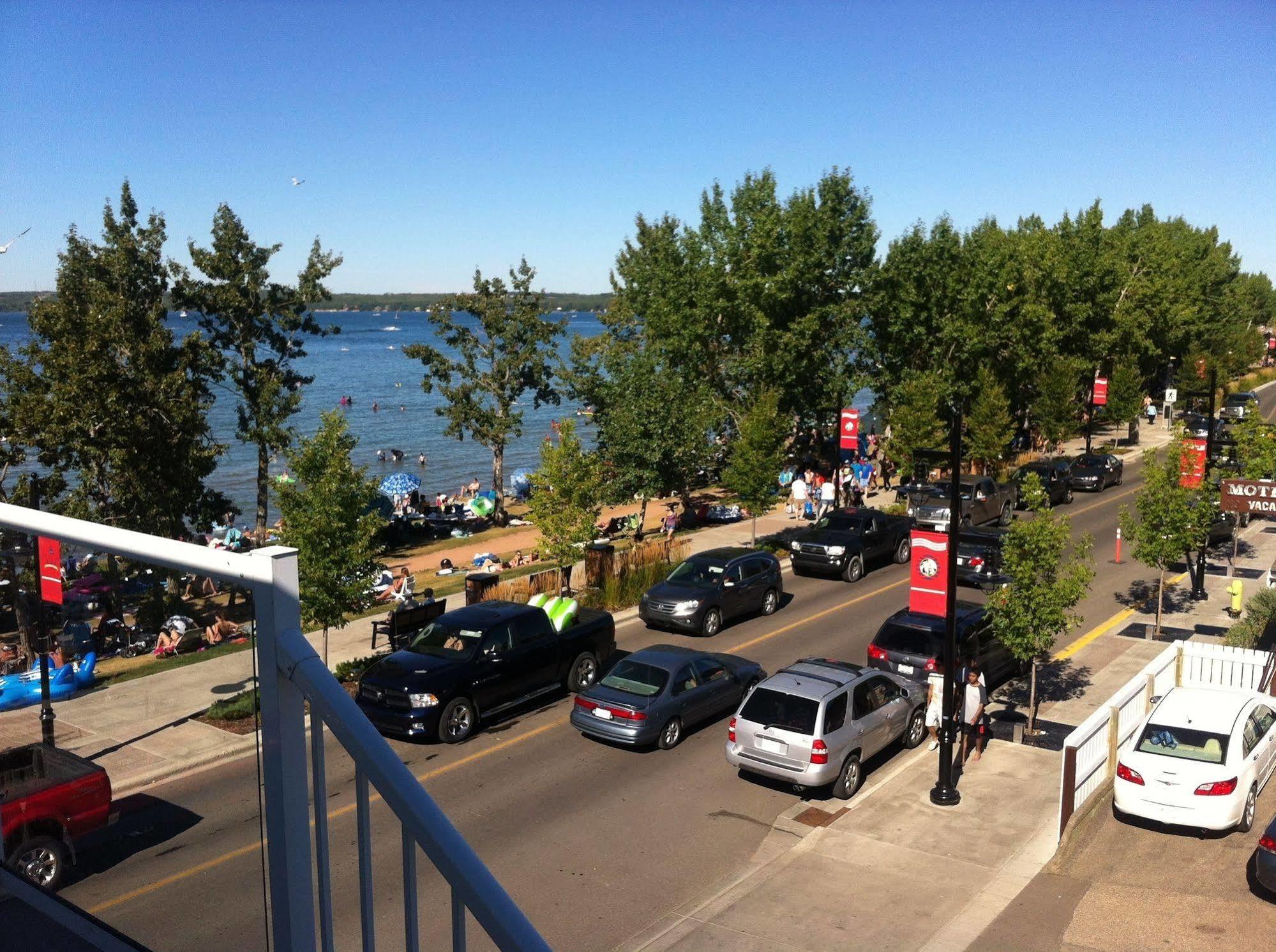 Raccoon Lodge Motel Sylvan Lake Exterior foto